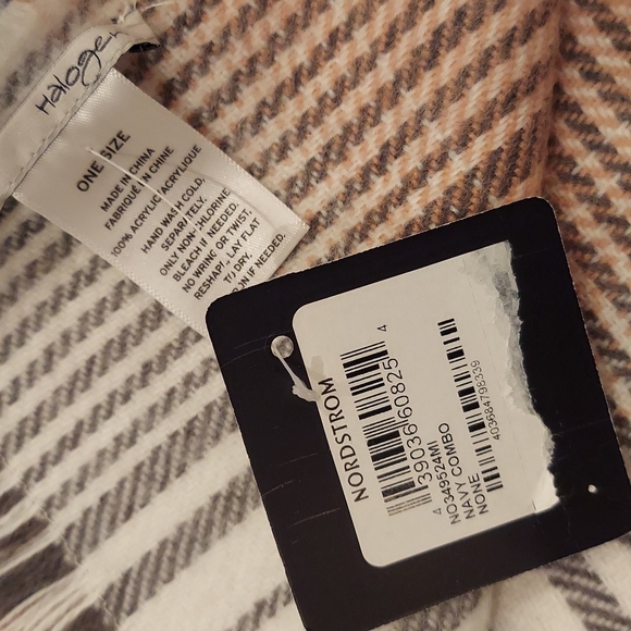 Nordstrom Halogen Women's Oversized Wrap Scarf NWT - Picture 3 of 3